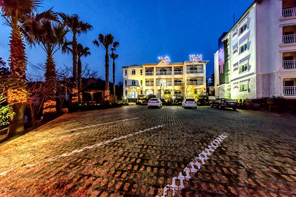 Jeju Hue Pension ซอกวีโพ ภายนอก รูปภาพ