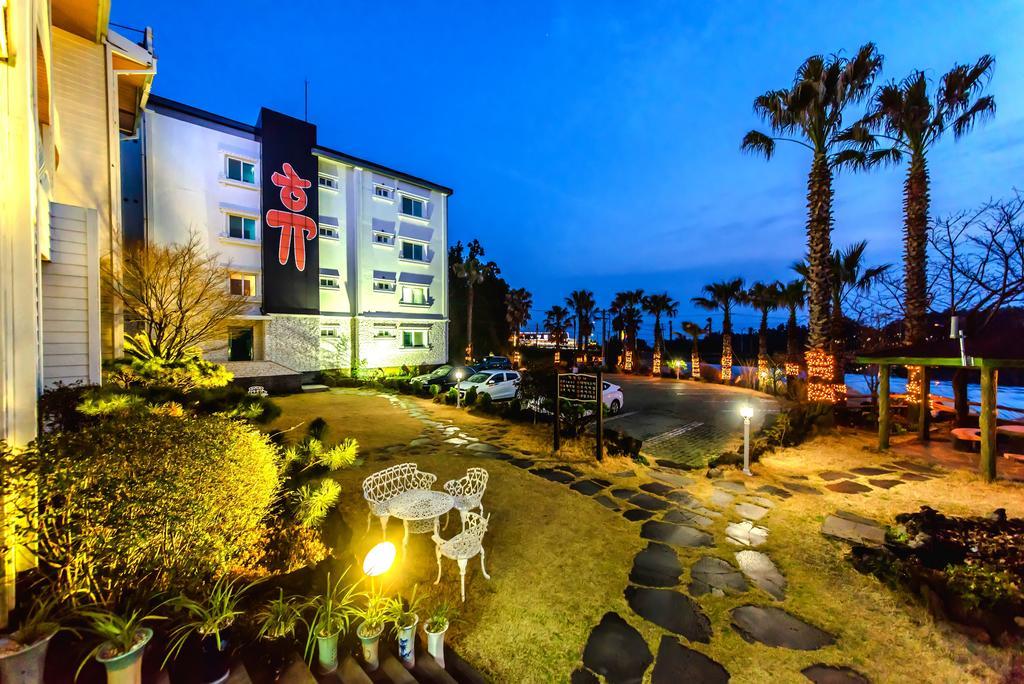 Jeju Hue Pension ซอกวีโพ ภายนอก รูปภาพ