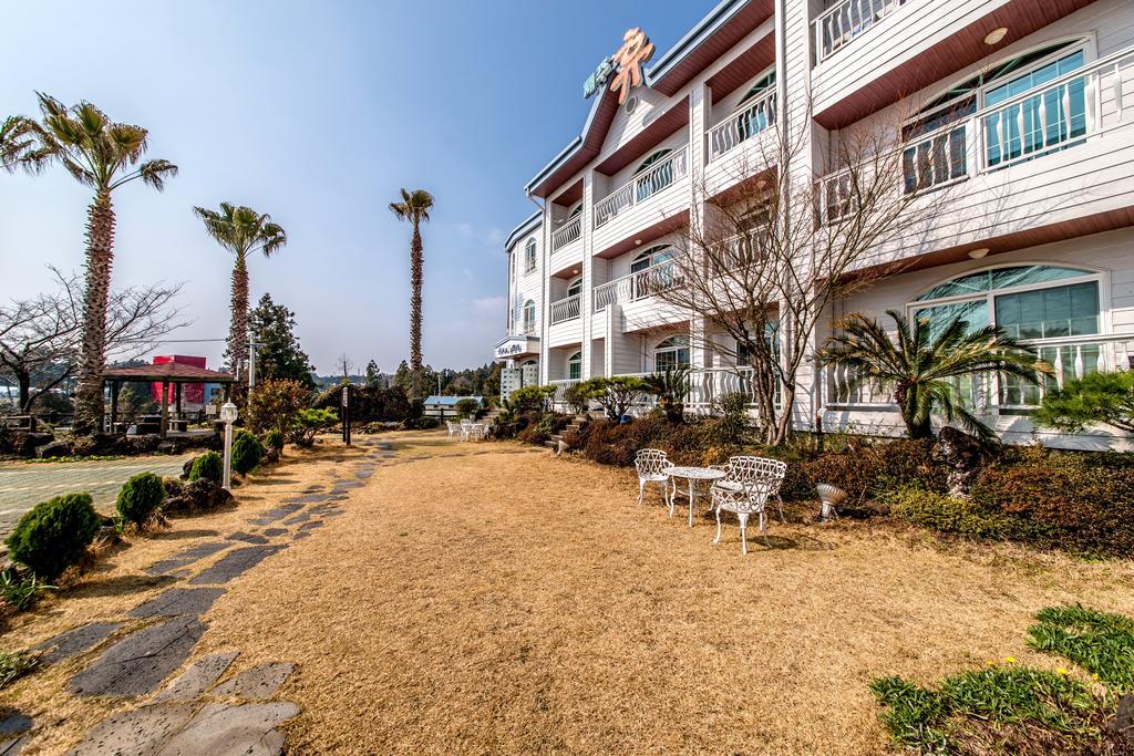 Jeju Hue Pension ซอกวีโพ ภายนอก รูปภาพ