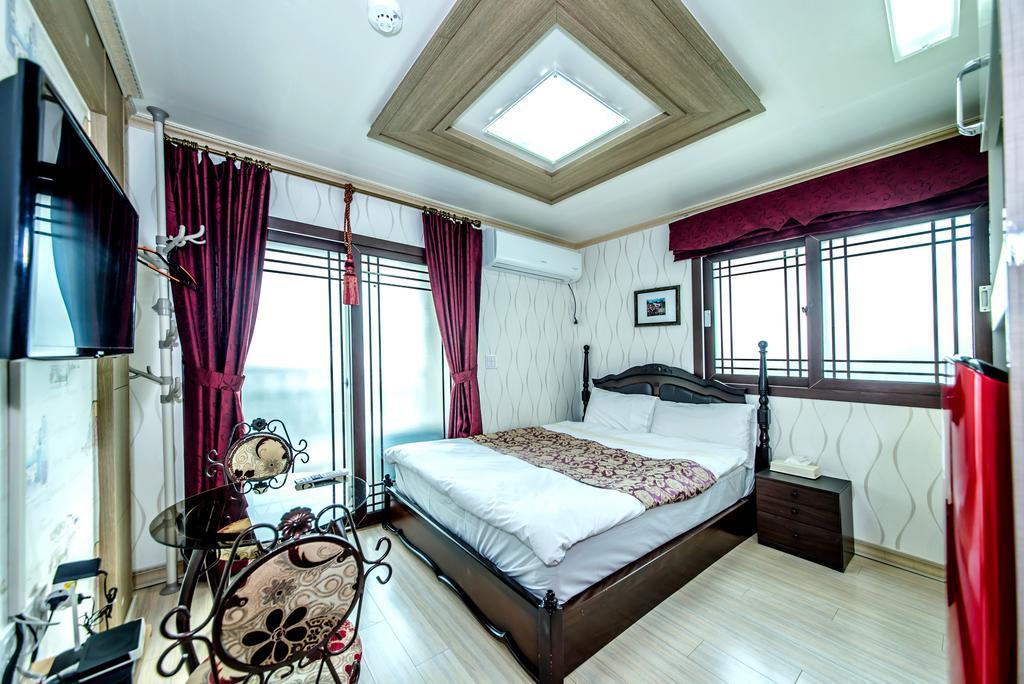 Jeju Hue Pension ซอกวีโพ ภายนอก รูปภาพ